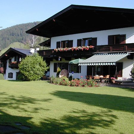 Pension Landhaus Gasteiger Kitzbühel Exterior foto