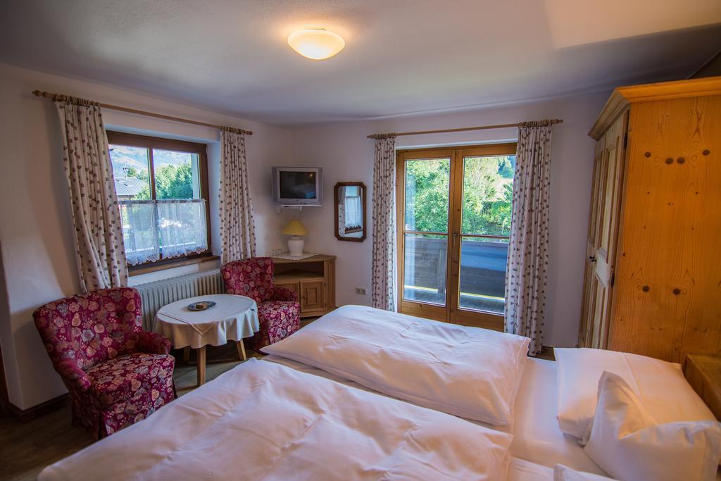 Pension Landhaus Gasteiger Kitzbühel Exterior foto